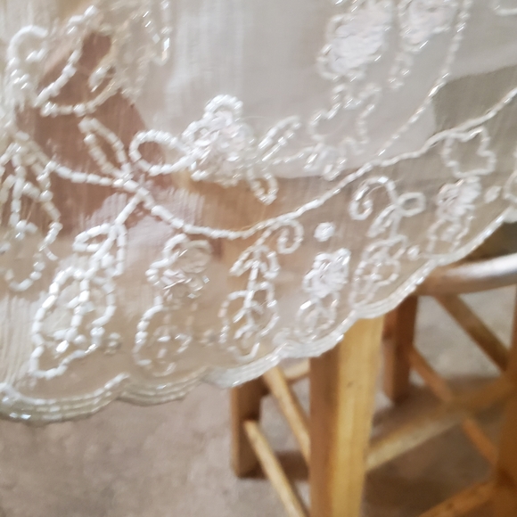 Woman's blouse - Picture 15 of 16